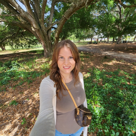 Meet your Posher, Jeni - Picture 9 of 9